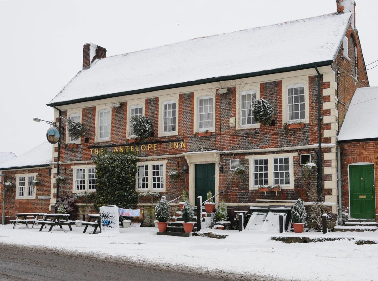 The Antelope At Upavon Hotel Buitenkant foto